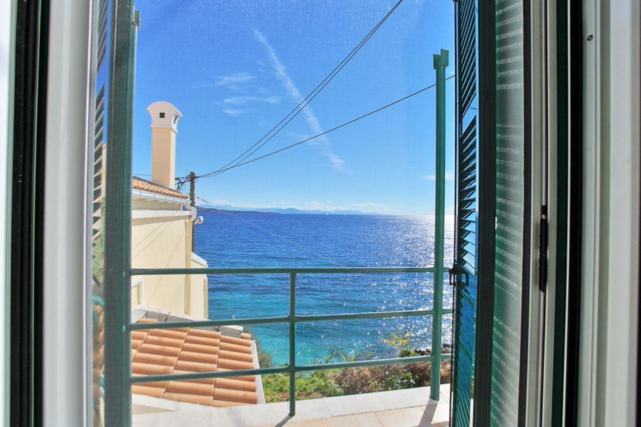 Sea Front Studio Alexandra Nisaki  Luaran gambar